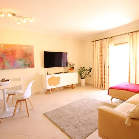 Vacation In Apartment *